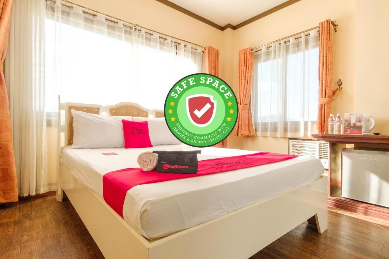 Reddoorz Plus @ Seaborne Hotel Subic Zambales Bagian luar foto