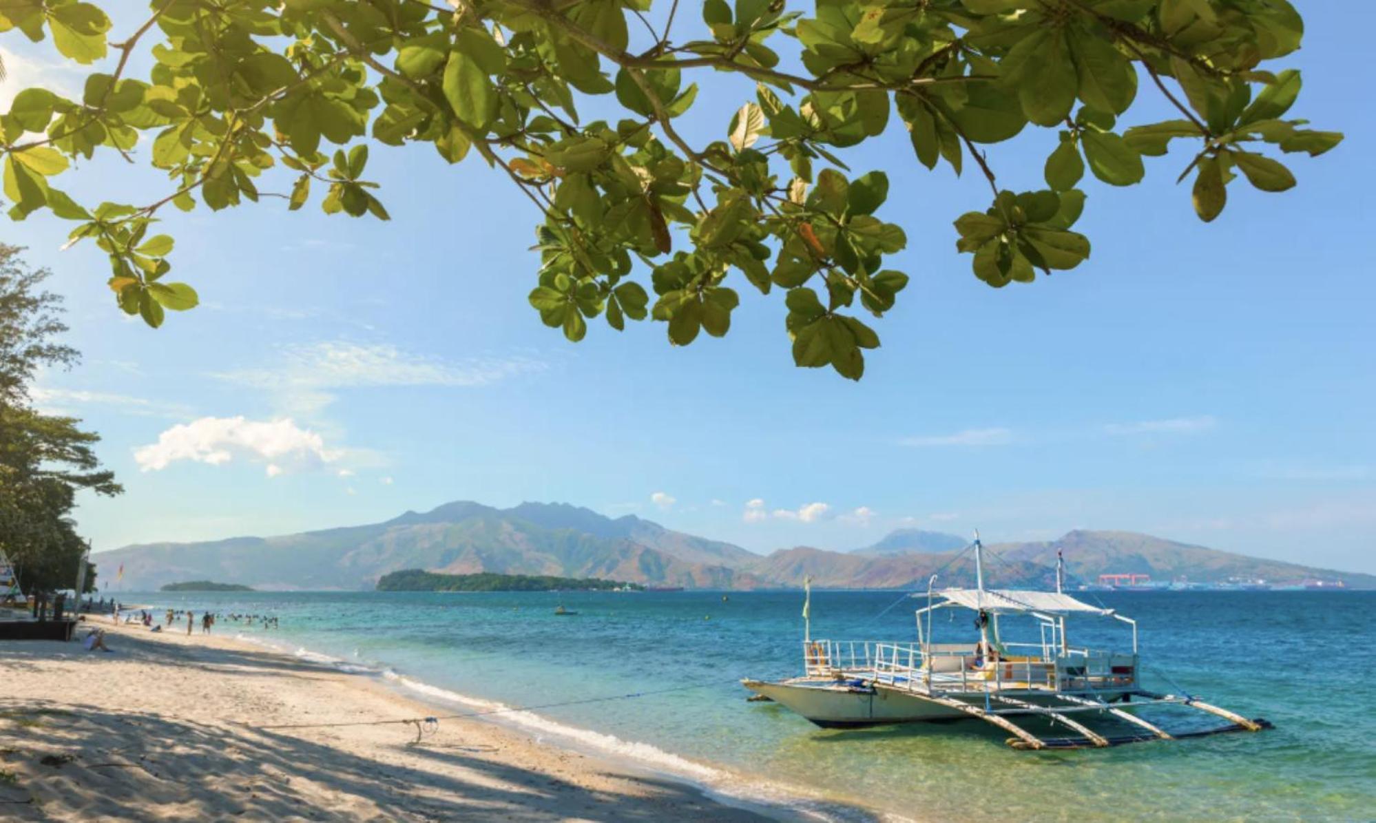 Reddoorz Plus @ Seaborne Hotel Subic Zambales Bagian luar foto