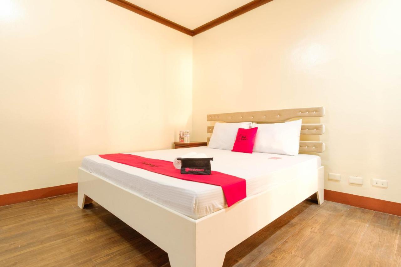 Reddoorz Plus @ Seaborne Hotel Subic Zambales Bagian luar foto