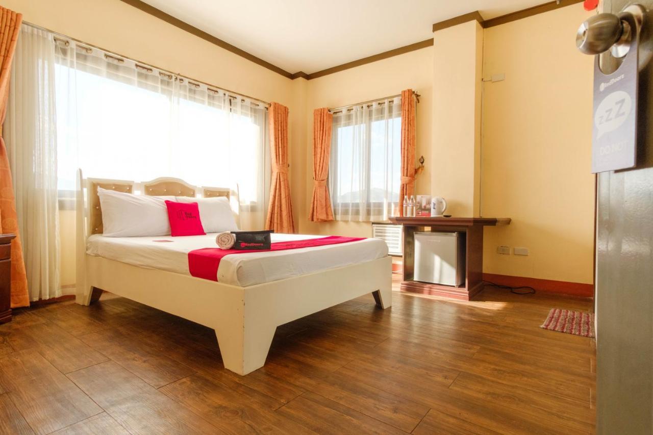 Reddoorz Plus @ Seaborne Hotel Subic Zambales Bagian luar foto