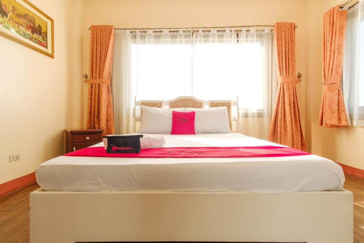 Reddoorz Plus @ Seaborne Hotel Subic Zambales Bagian luar foto