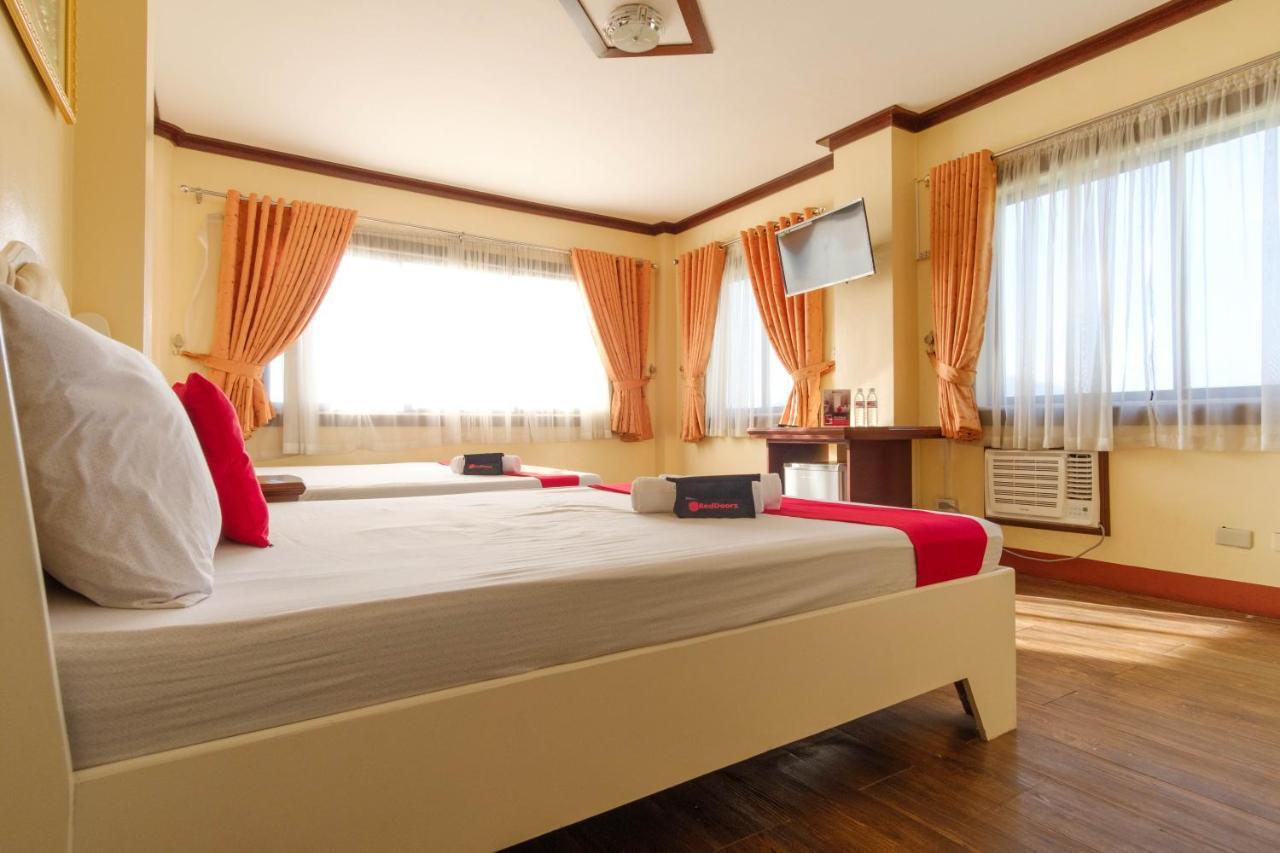 Reddoorz Plus @ Seaborne Hotel Subic Zambales Bagian luar foto