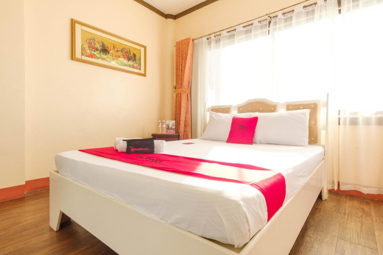 Reddoorz Plus @ Seaborne Hotel Subic Zambales Bagian luar foto
